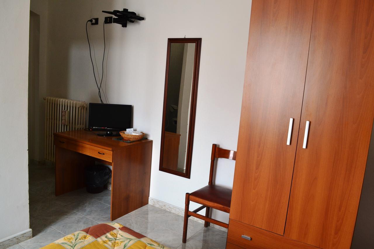 Albergo Imperiale Ливорно Экстерьер фото